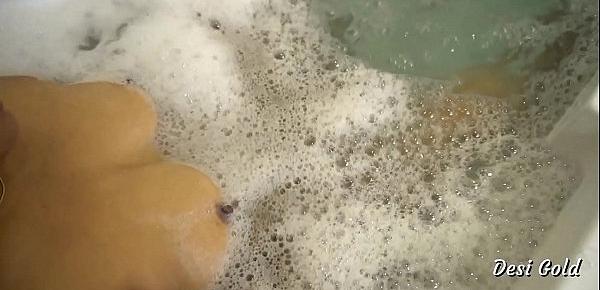  Rich Indian Bhabhi Masturbate With Fun in Bathtub